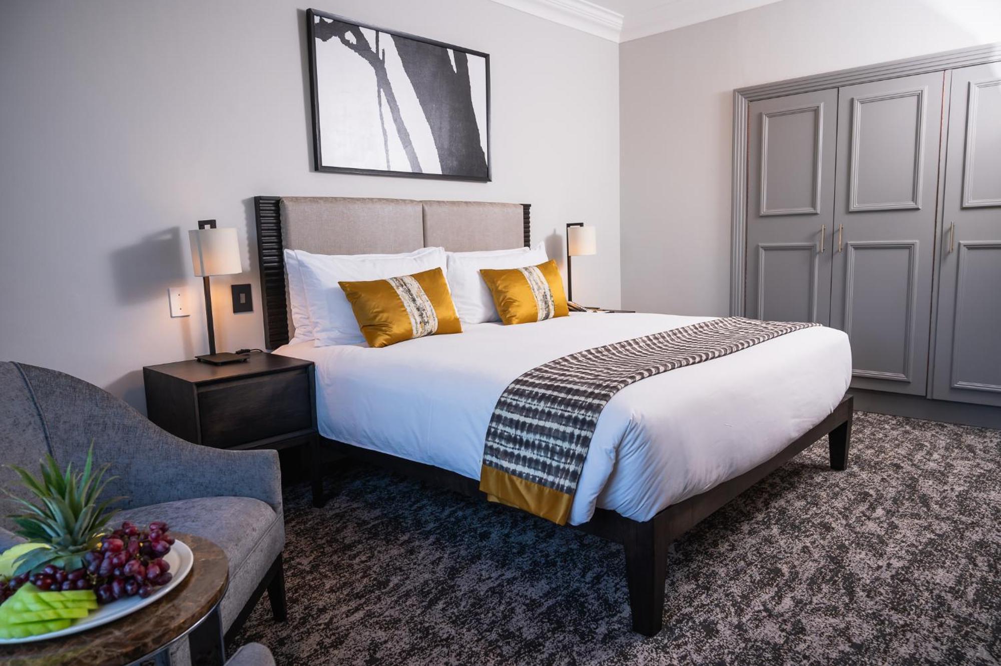 Golden Horse Hotel Питермарицбург Экстерьер фото