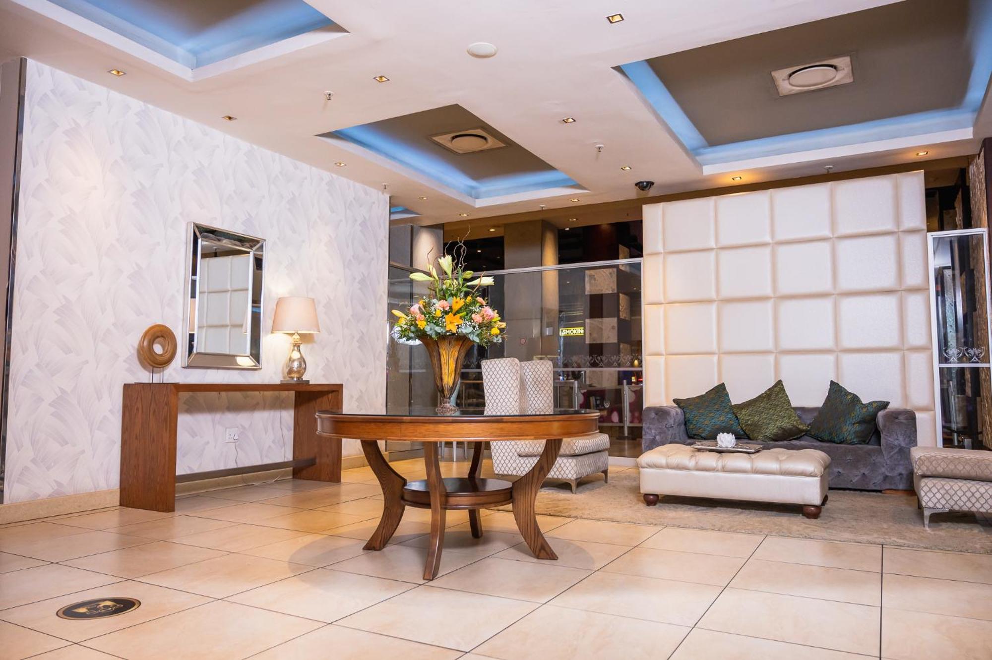 Golden Horse Hotel Питермарицбург Экстерьер фото