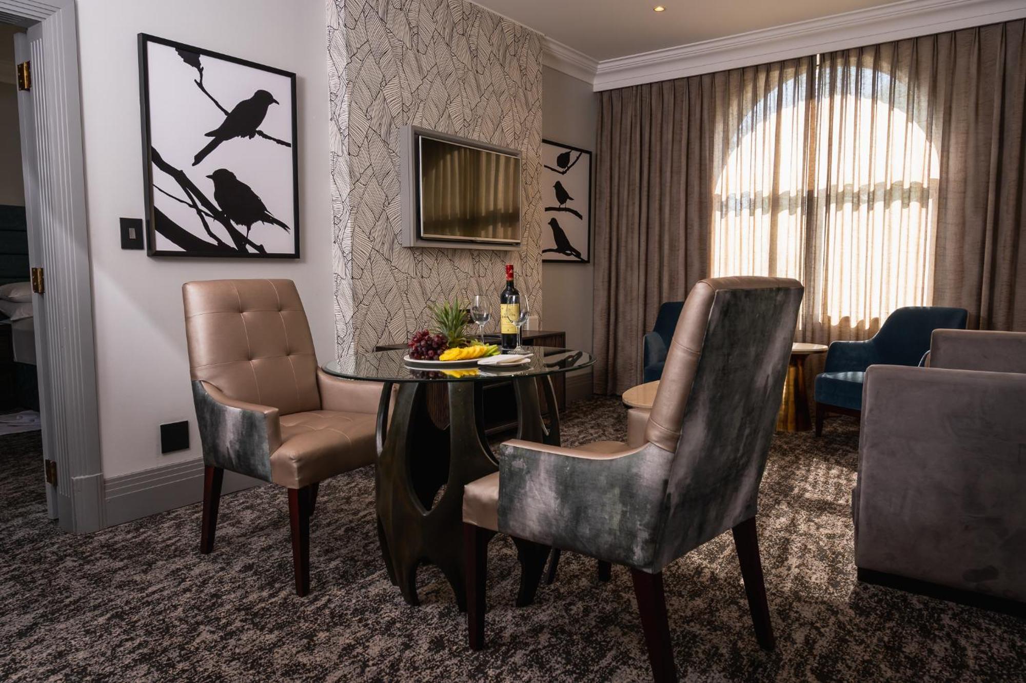 Golden Horse Hotel Питермарицбург Экстерьер фото