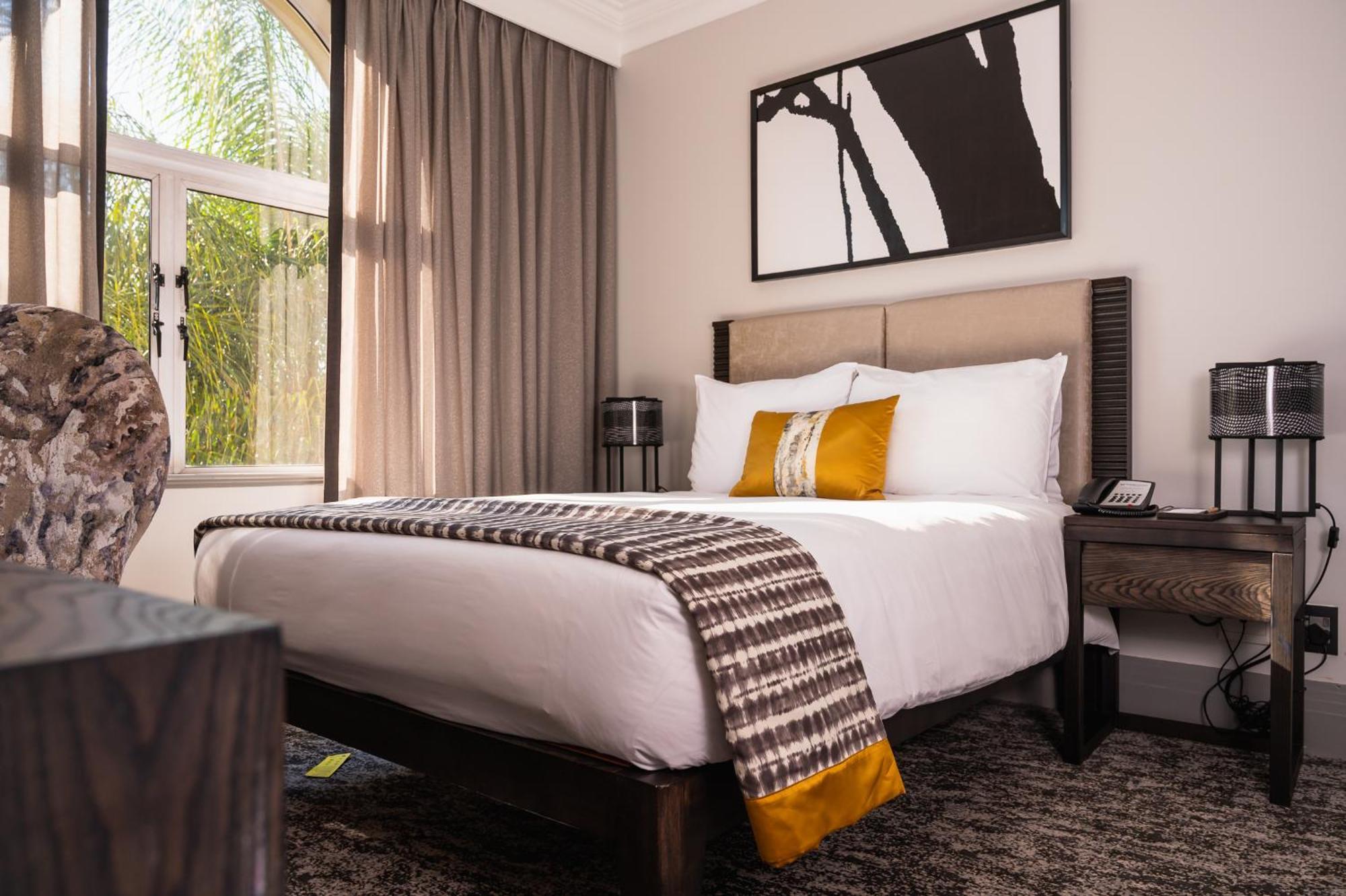 Golden Horse Hotel Питермарицбург Экстерьер фото