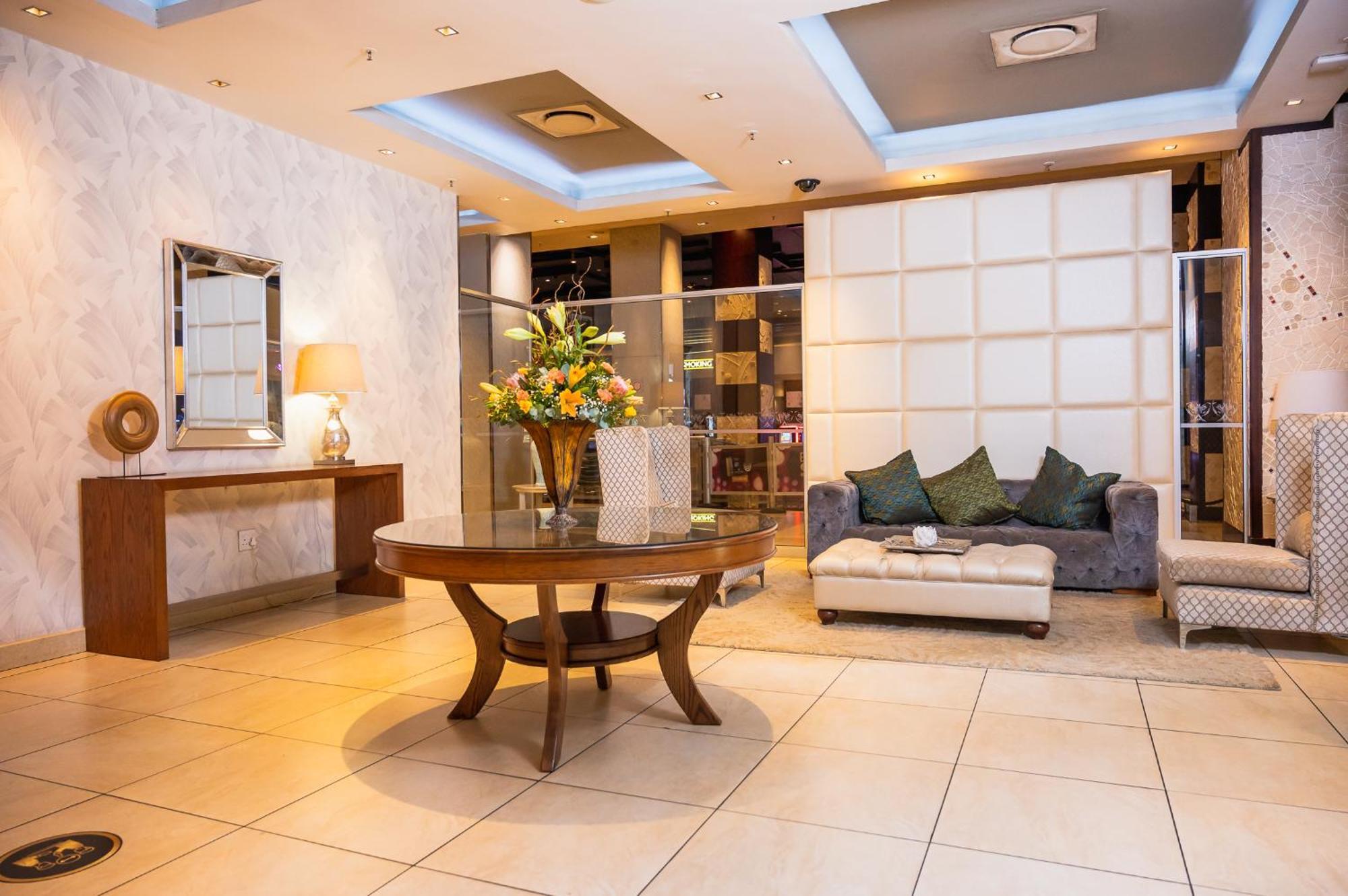 Golden Horse Hotel Питермарицбург Экстерьер фото