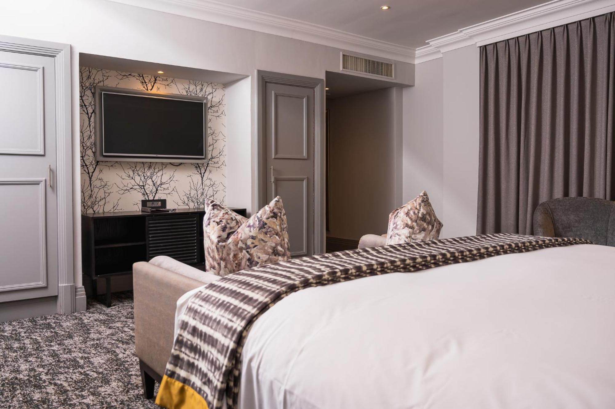 Golden Horse Hotel Питермарицбург Экстерьер фото