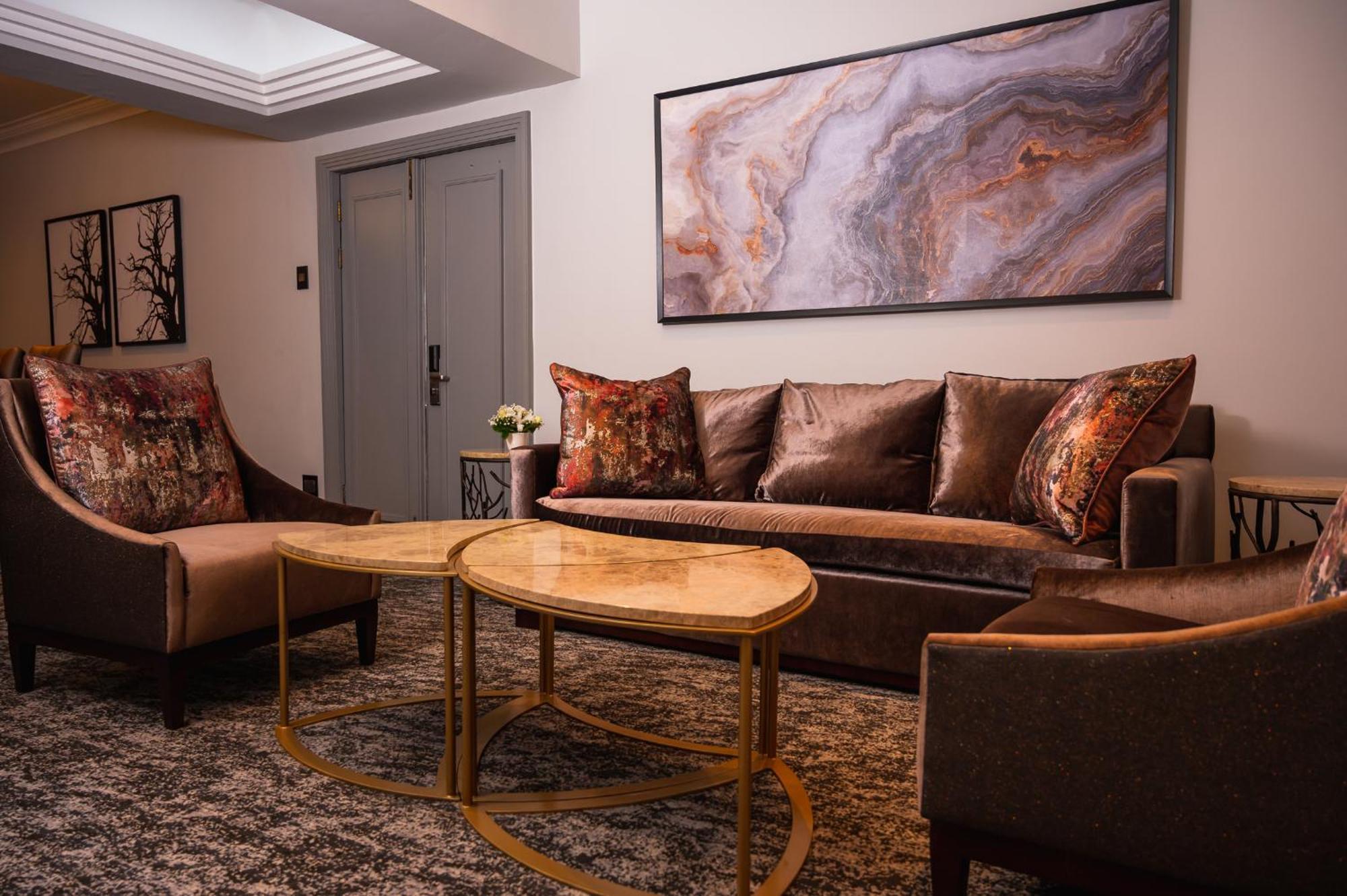 Golden Horse Hotel Питермарицбург Экстерьер фото